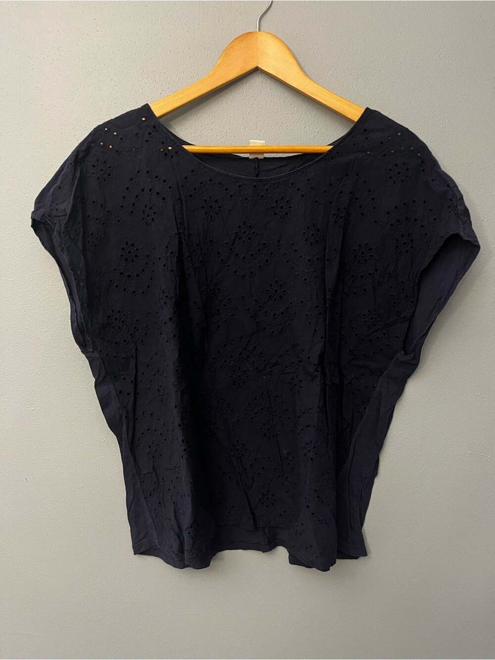 Old Navy Eyelet Lace Front T-Shirt